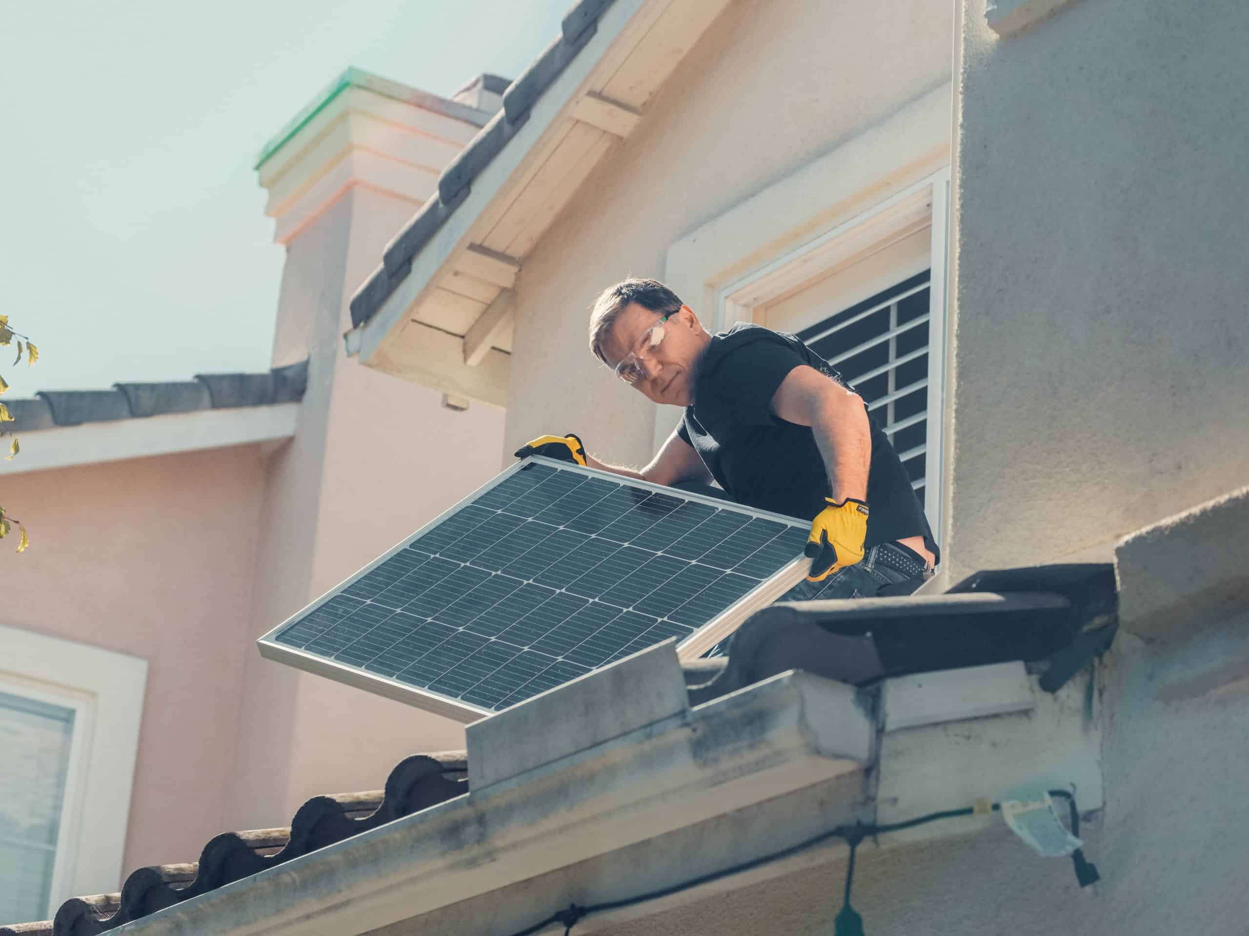 Maninstalling a solar panel